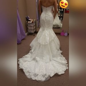 Maggie Sottero, Size 4, Ivory wedding gown